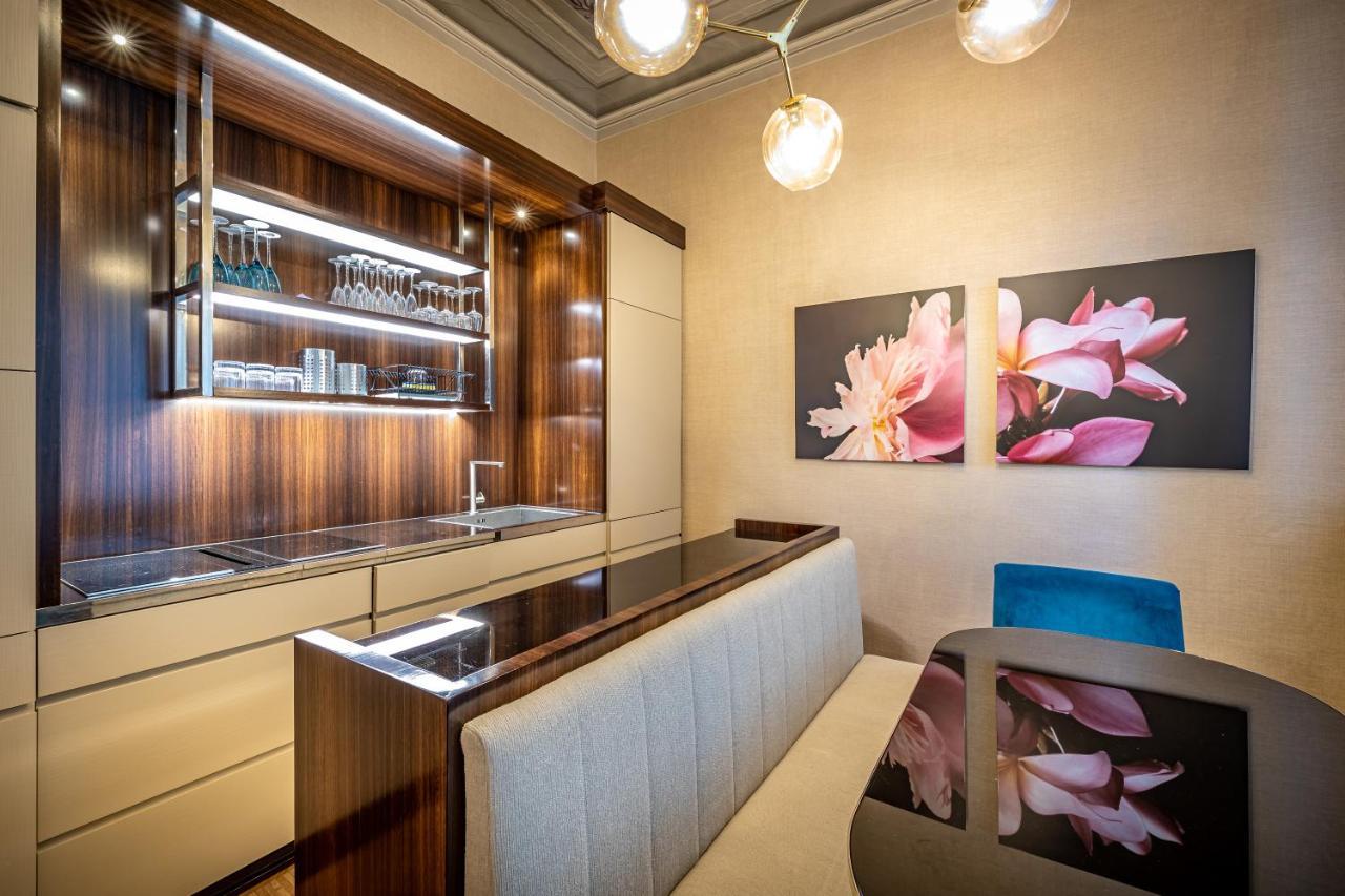 Yid Santa Maria Novella Suites Apt With Balcony Флоренция Екстериор снимка